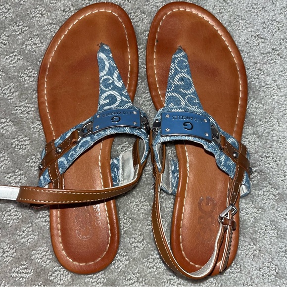 GUESS Logo Sandals - Picture 3 of 4